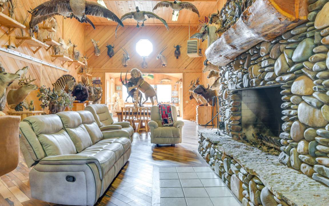 Photo of Livingroom in Salmon