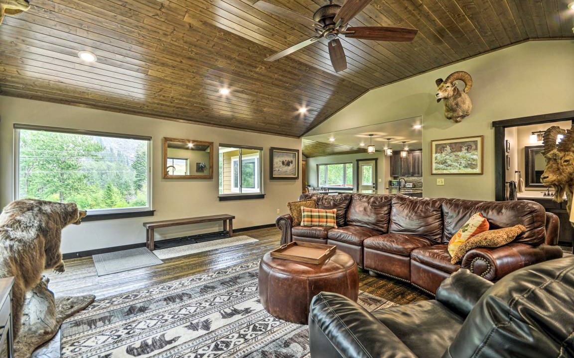 Photo of Livingroom in McLeod