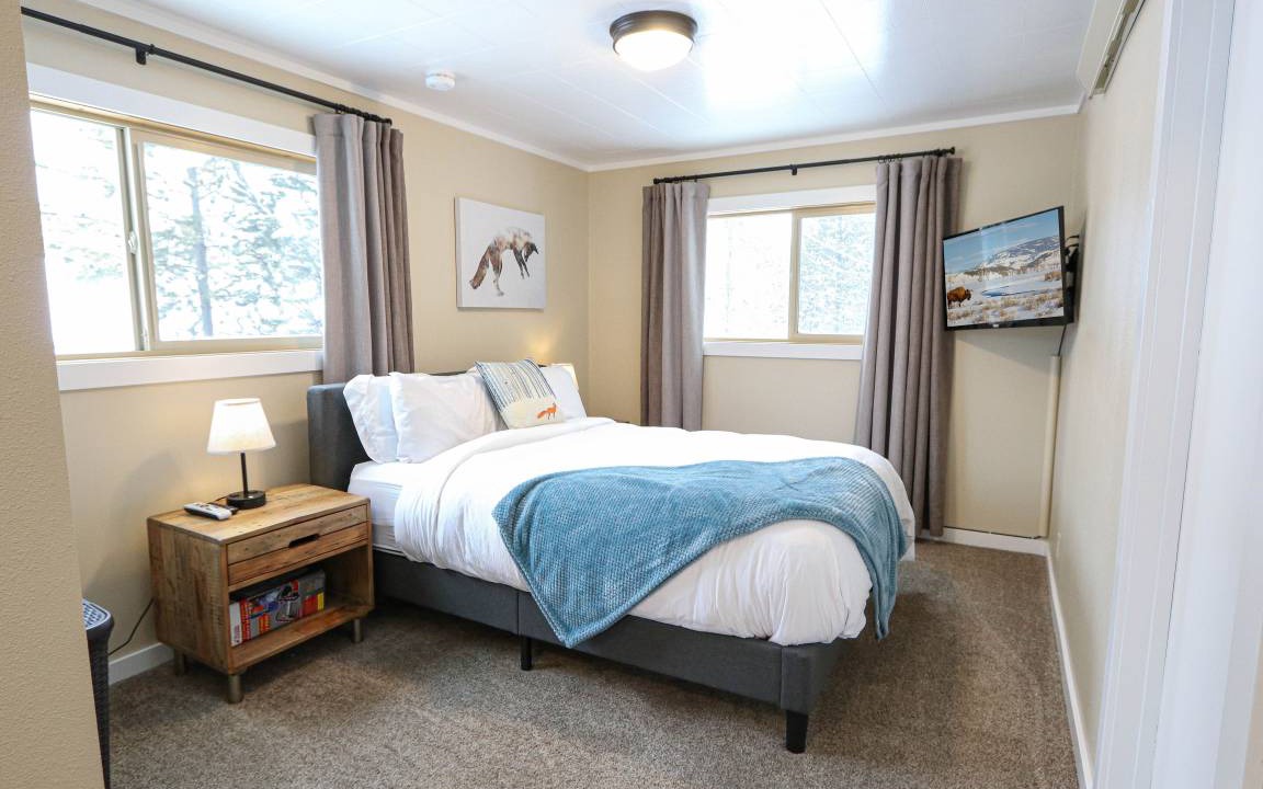 Photo of Bedroom in West Yellowstone