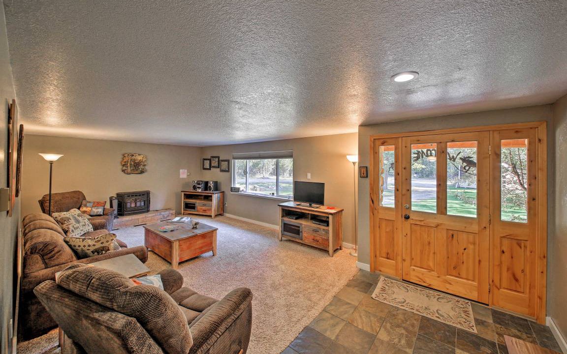 Photo of Livingroom in Priest River