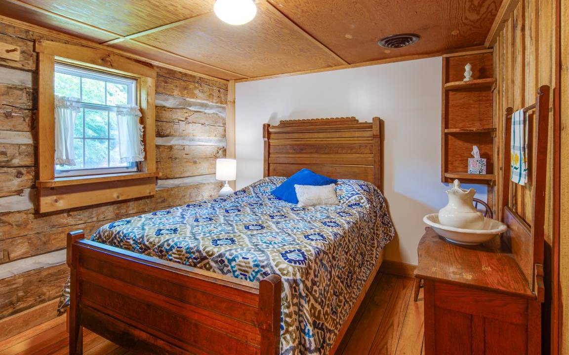 Photo of Bedroom in Drifting