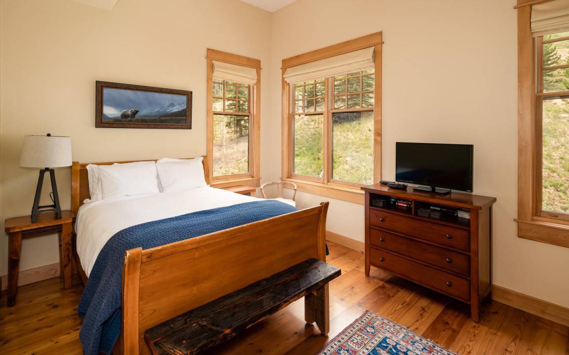 Photo of Bedroom in Saddle Ridge