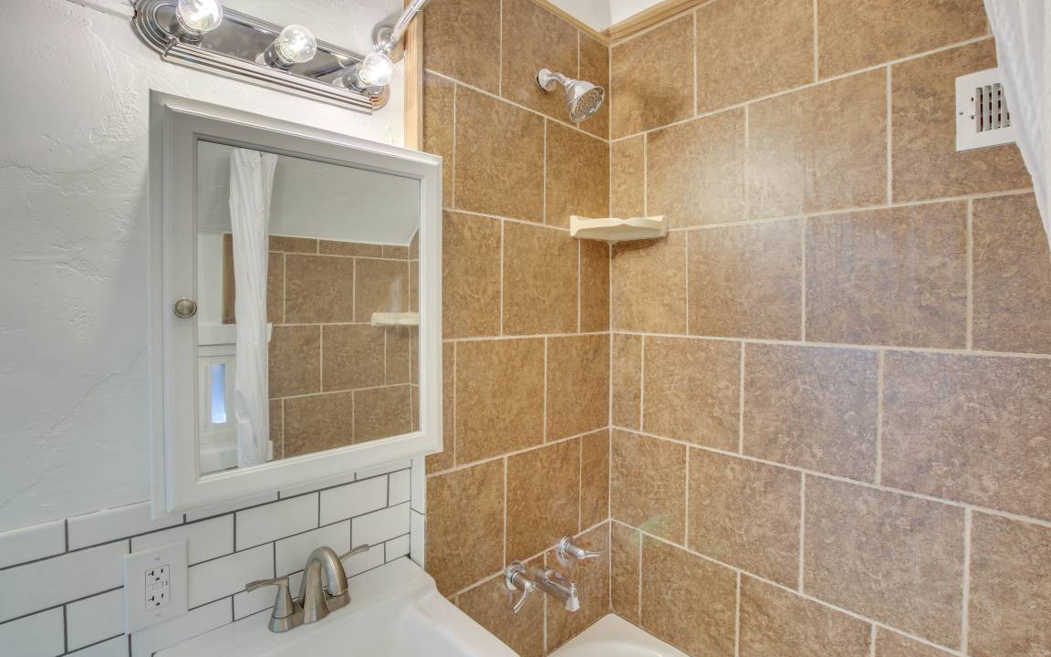 Photo of Bathroom in Logan