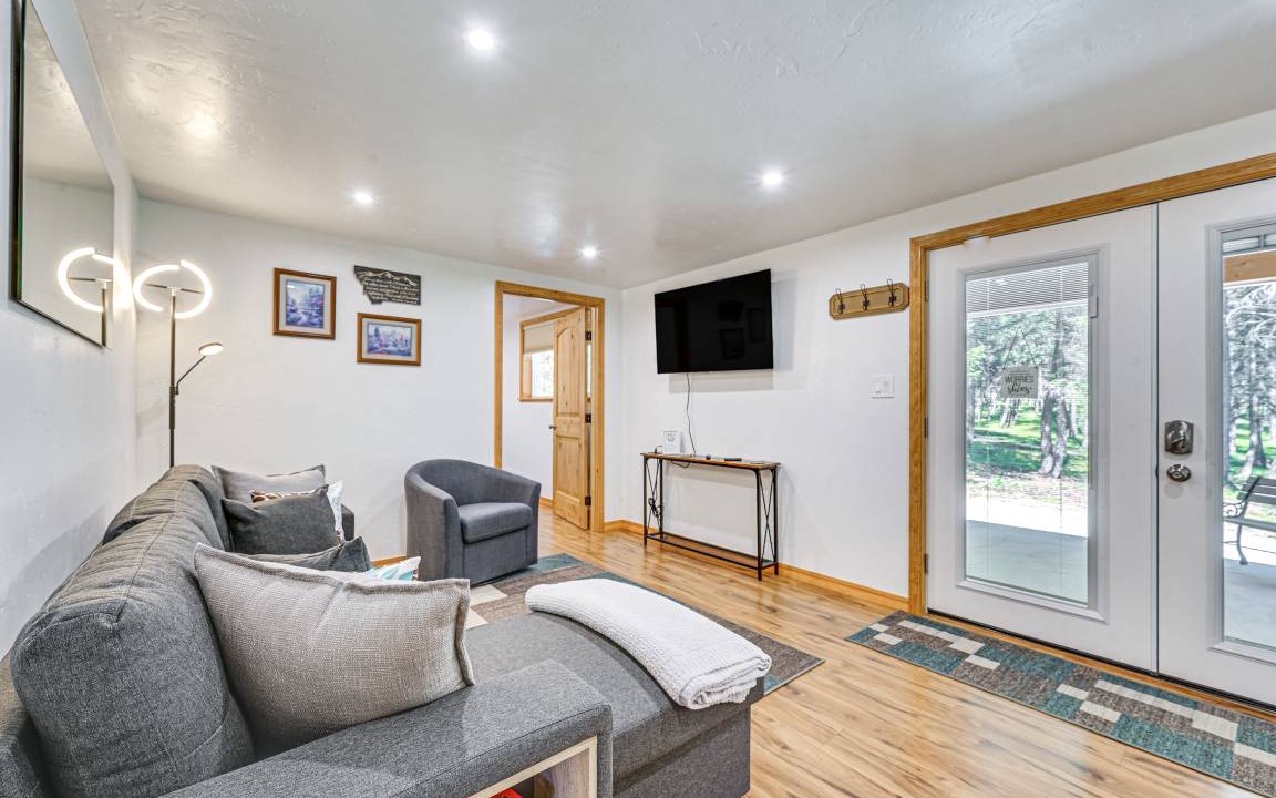 Photo of Livingroom in Eureka