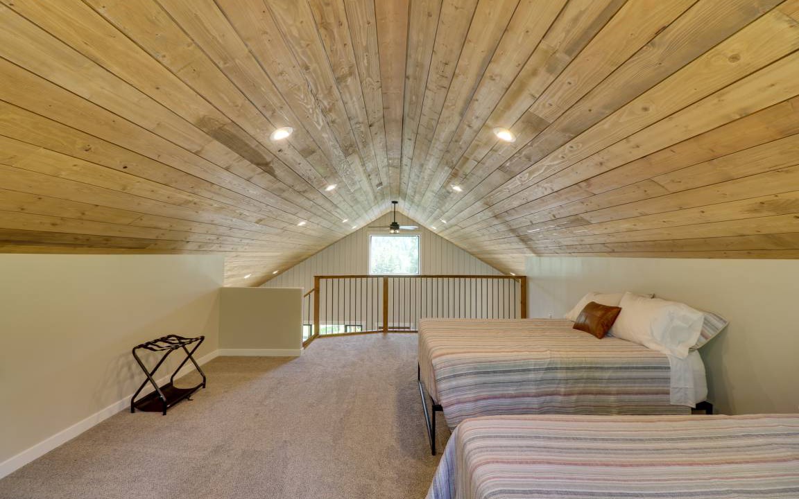 Photo of Bedroom in Lakeside