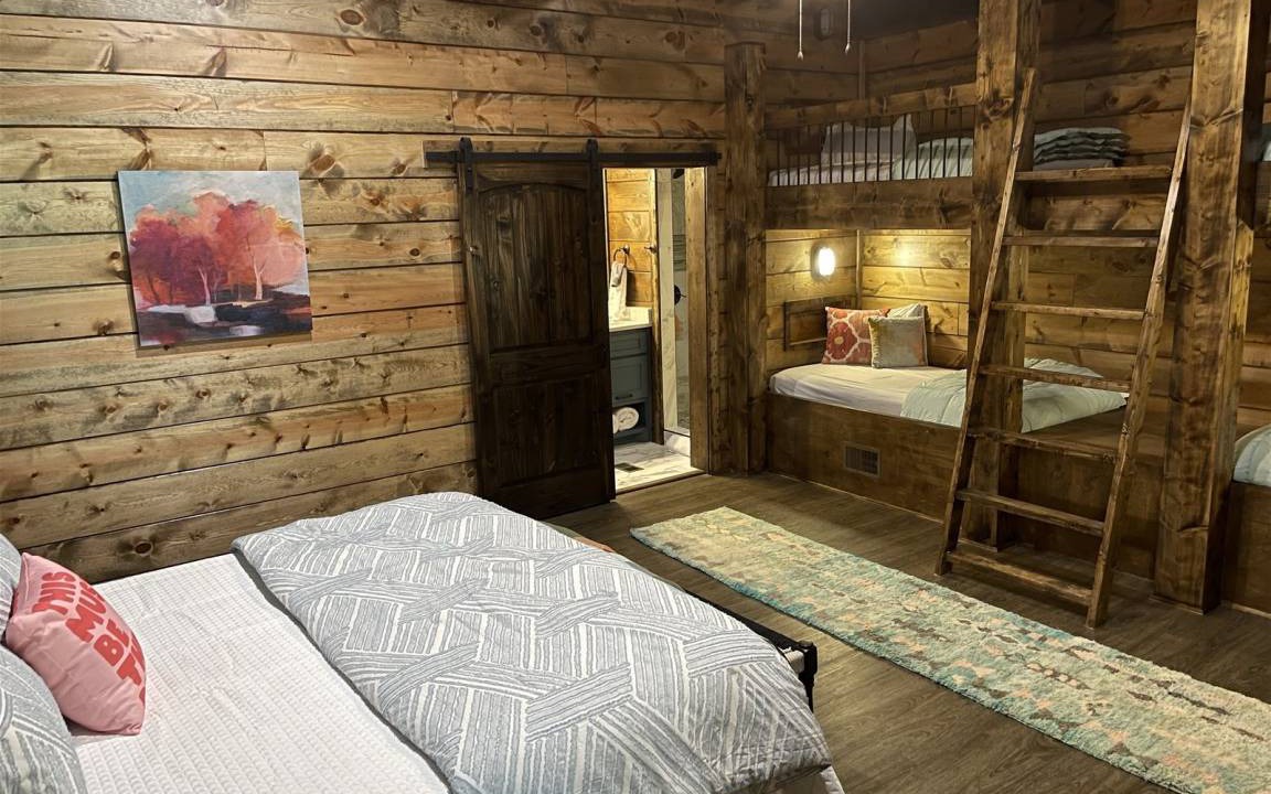 Photo of Bedroom in Hochatown
