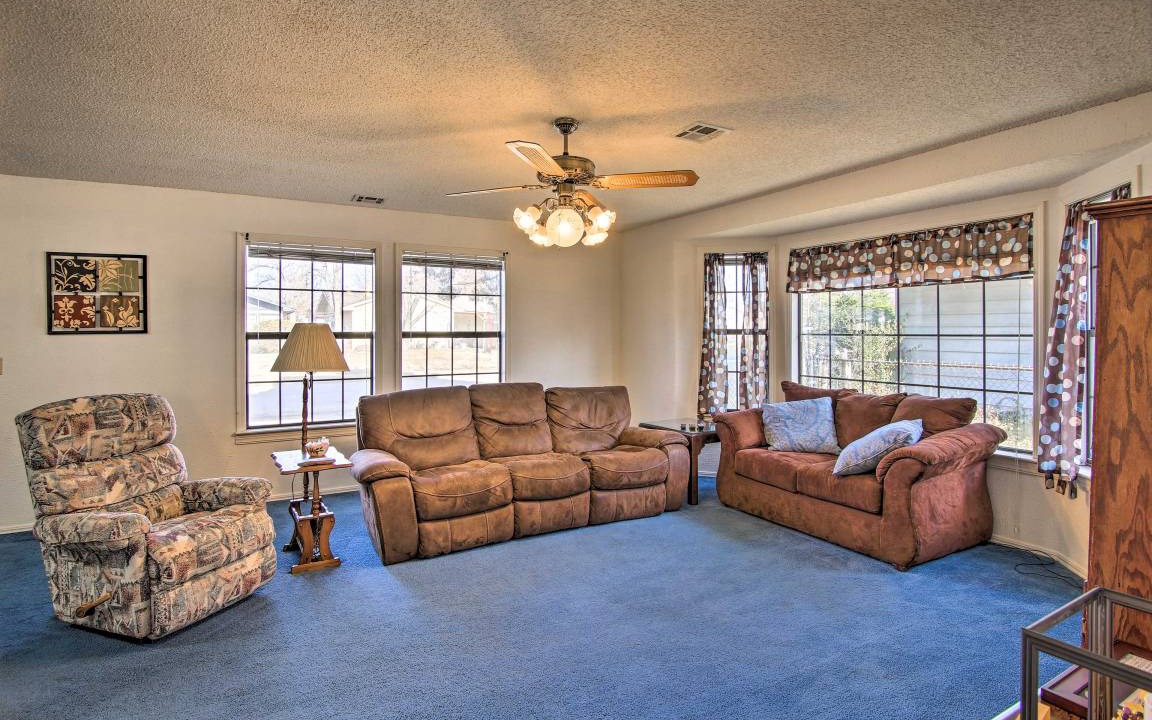Photo of Livingroom in Bartlesville