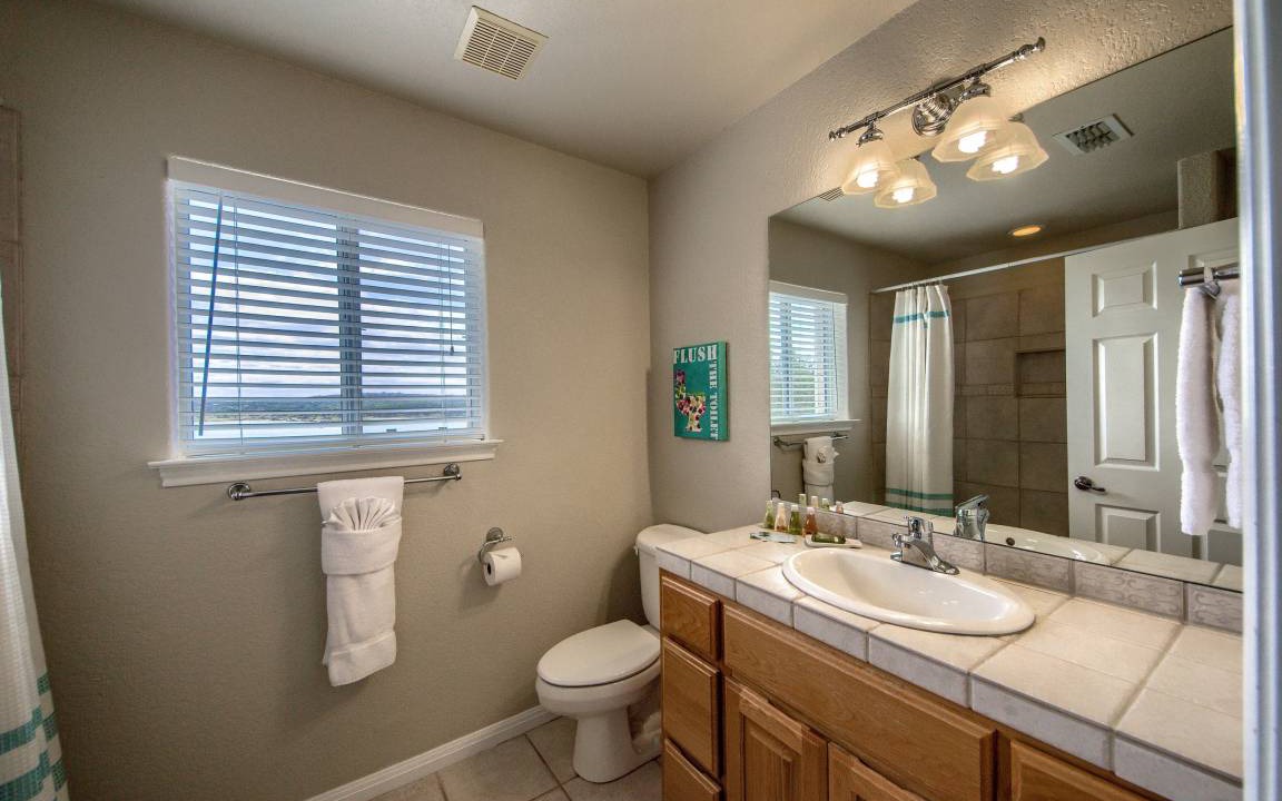 Photo of Bathroom in Canyon Lake