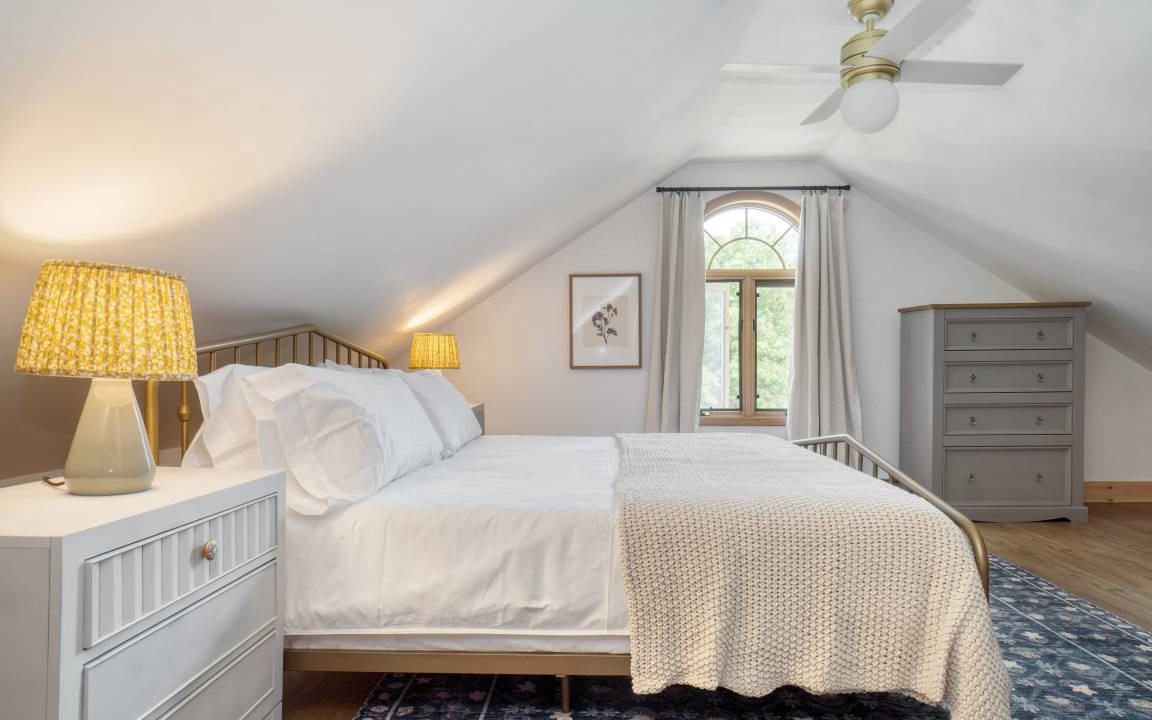 Photo of Bedroom in Lee
