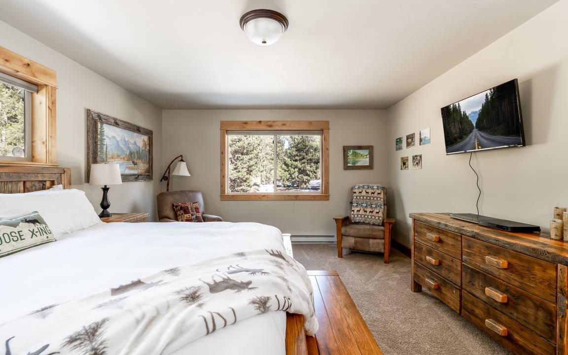Photo of Bedroom in West Yellowstone