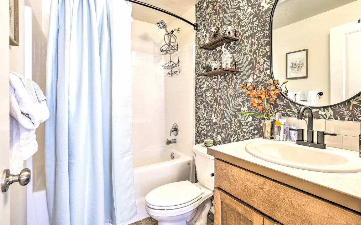 Photo of Bathroom in Southwest Ada County Alliance