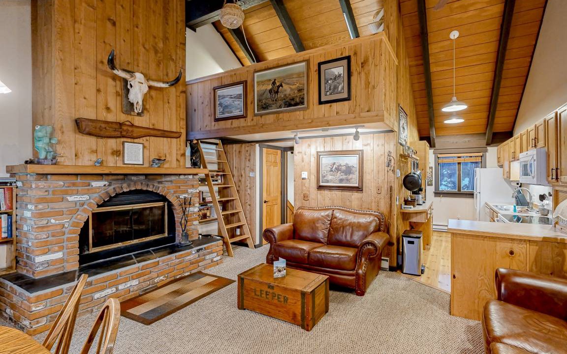 Photo of Livingroom in Big Sky Meadow Village