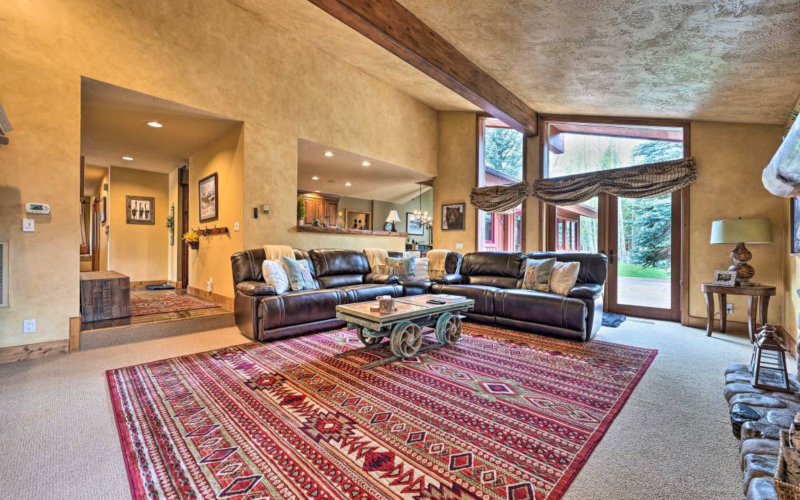 Photo of Livingroom in Twin Creeks