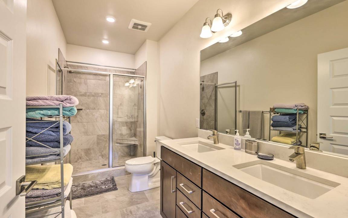 Photo of Bathroom in Lakeside Village