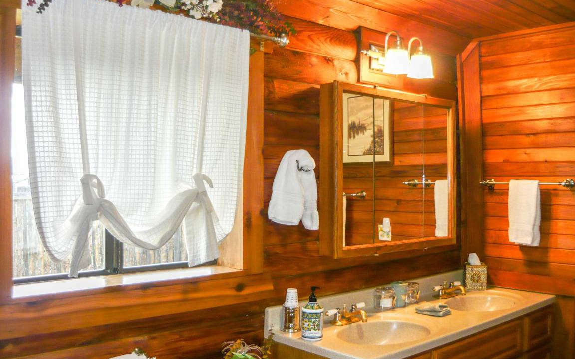 Photo of Bathroom in Cameron