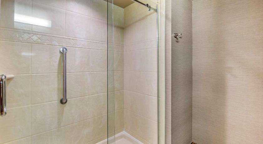 Photo of Bathroom in Minot