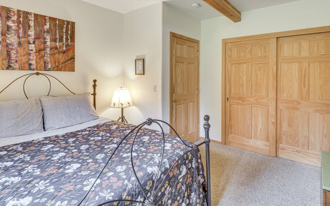 Photo of Bedroom in West Glacier