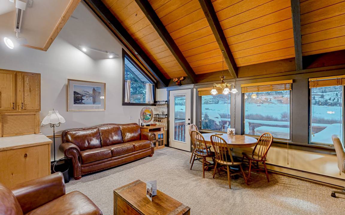 Photo of Livingroom in Big Sky Meadow Village