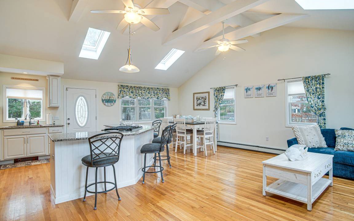 Photo of Livingroom in East Falmouth