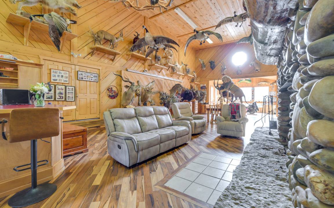 Photo of Livingroom in Salmon