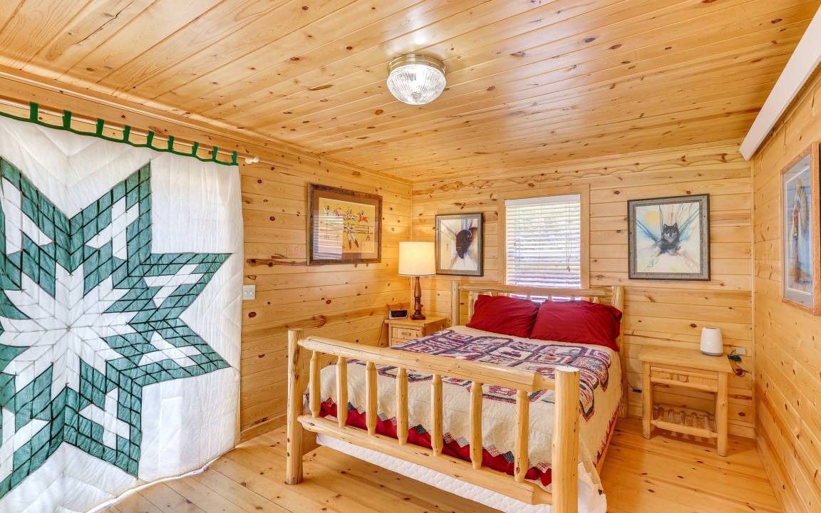Photo of Bedroom in Deadwood