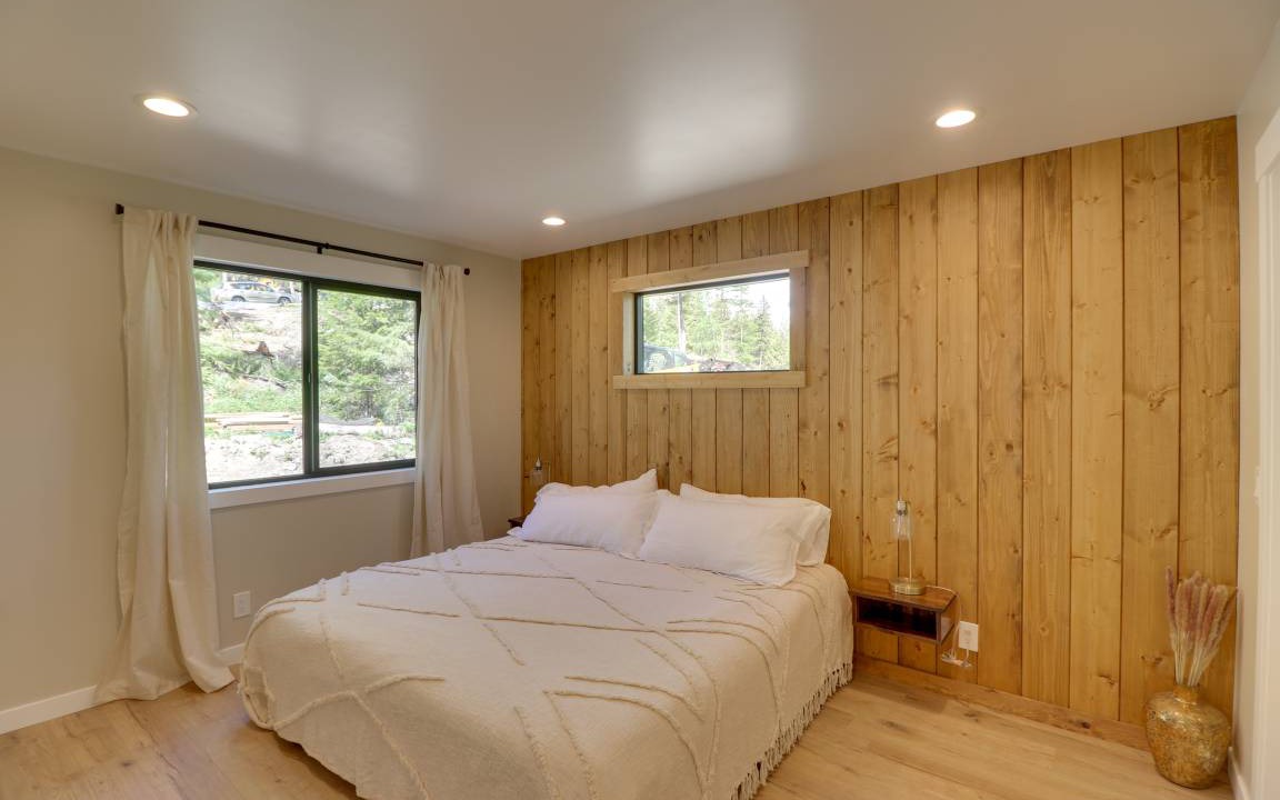 Photo of Bedroom in Lakeside