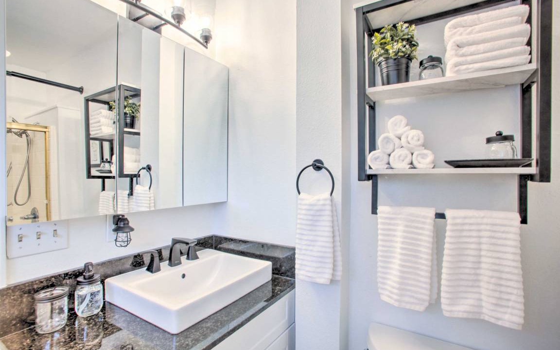 Photo of Bathroom in Garden District