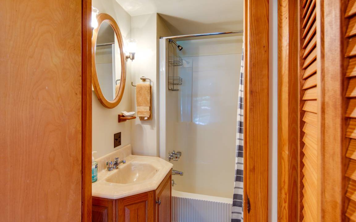 Photo of Bathroom in Drifting