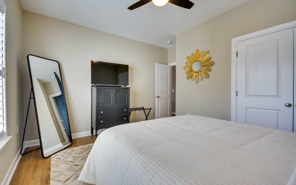 Photo of Bedroom in Old Irving Park