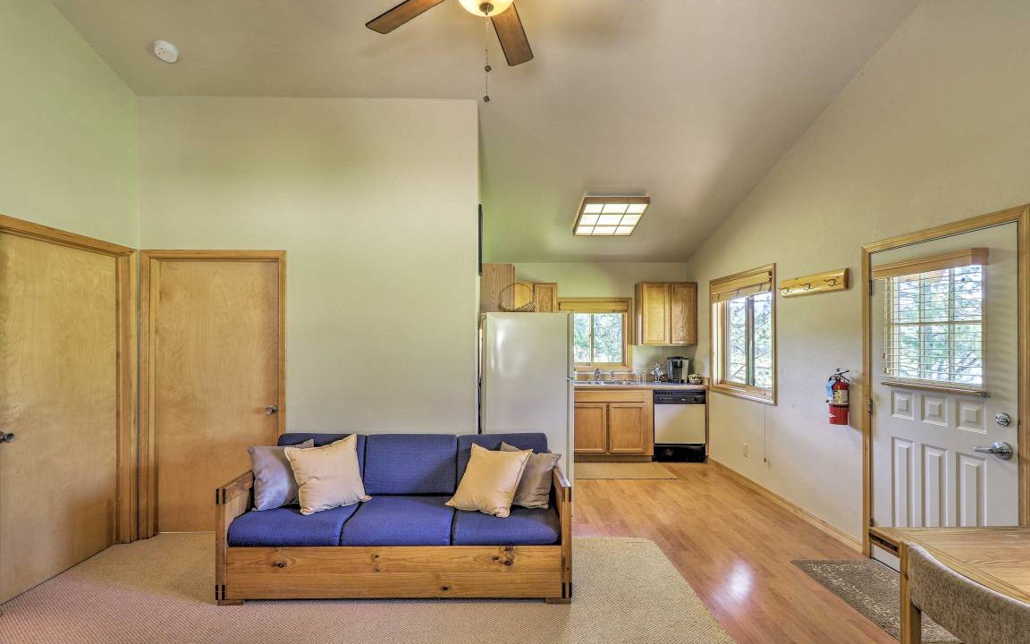 Photo of Livingroom in Trego