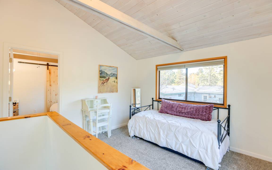 Photo of Bedroom in Deschutes River Woods