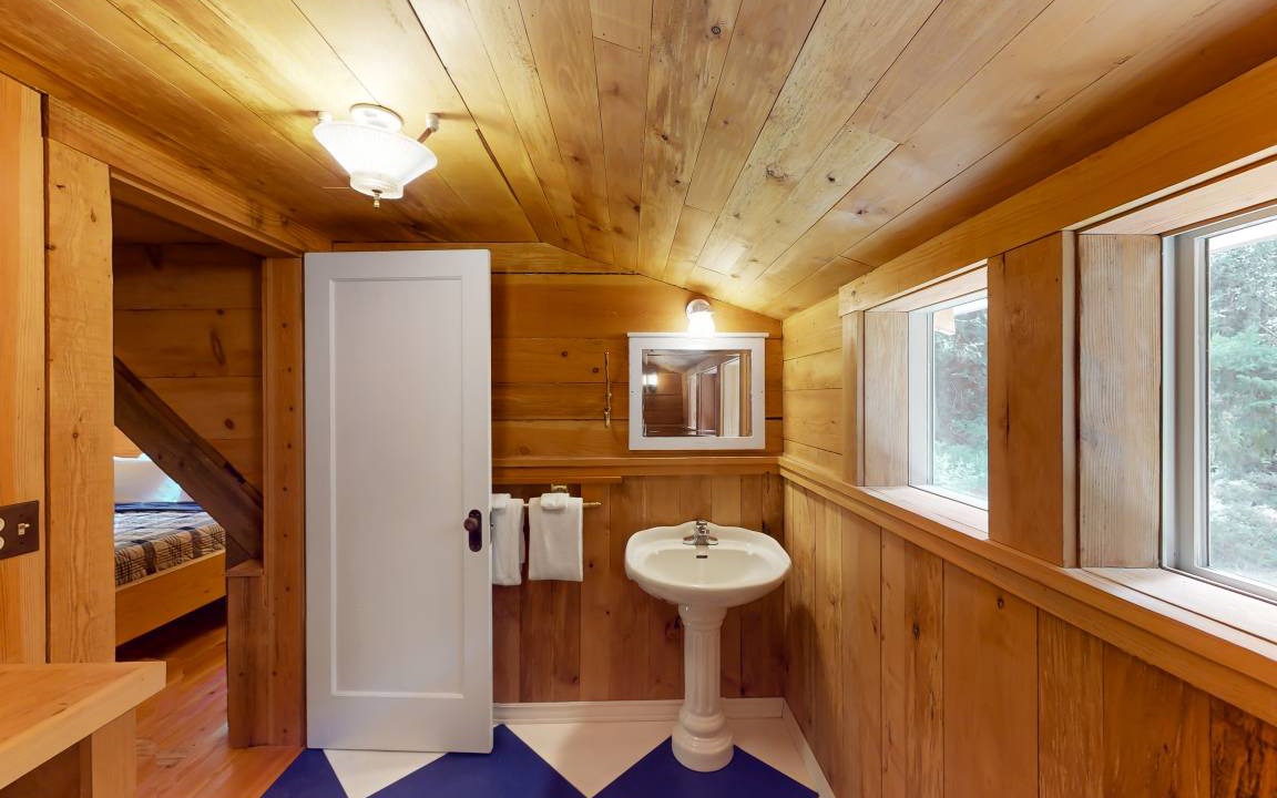 Photo of Bathroom in Clinton