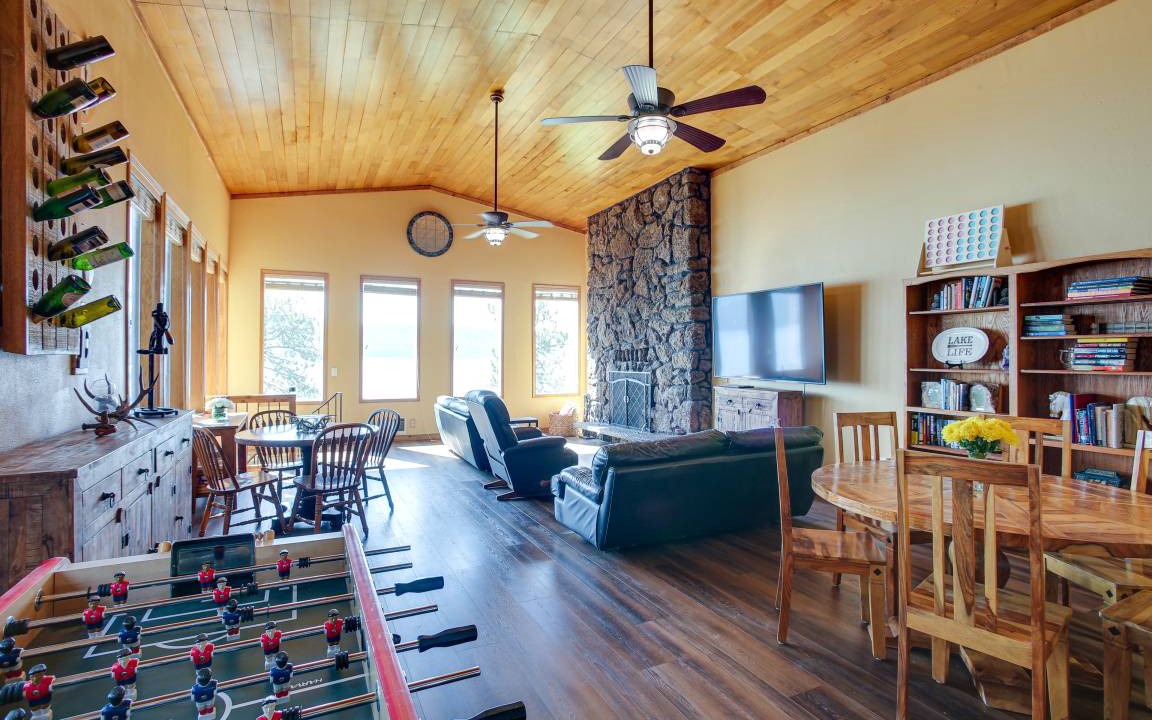 Photo of Livingroom in Rockford Bay