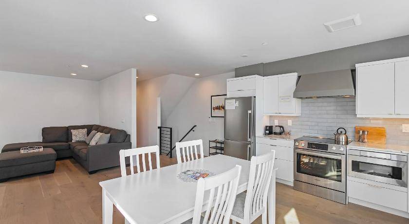 Photo of Kitchen in East Queen Anne