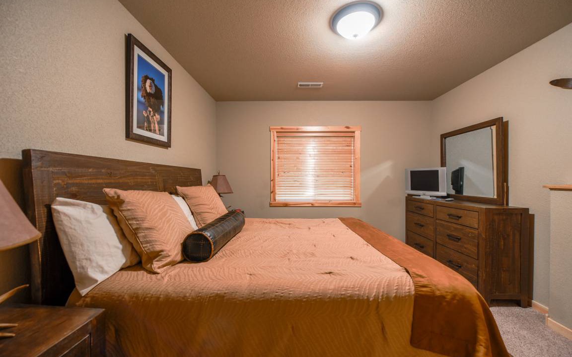Photo of Bedroom in Lead
