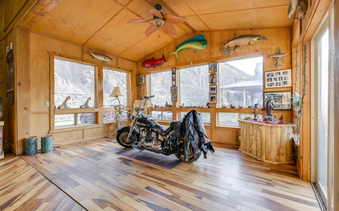 Photo of Livingroom in Salmon