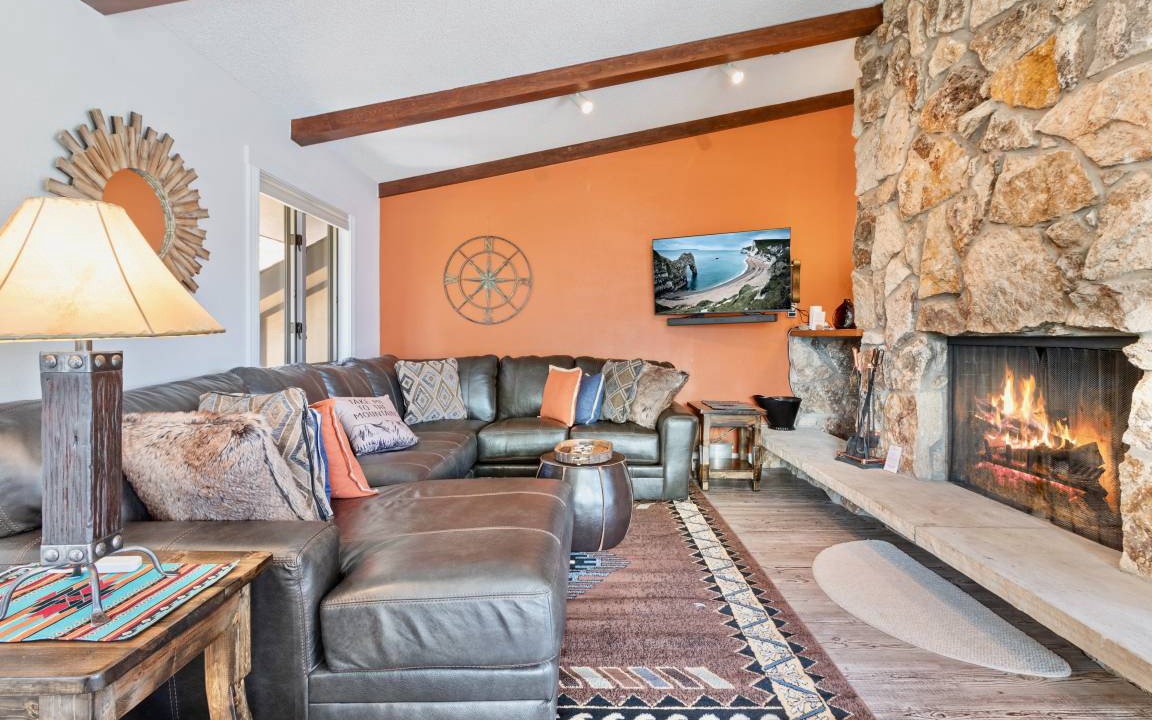 Photo of Livingroom in Windcliff Estates