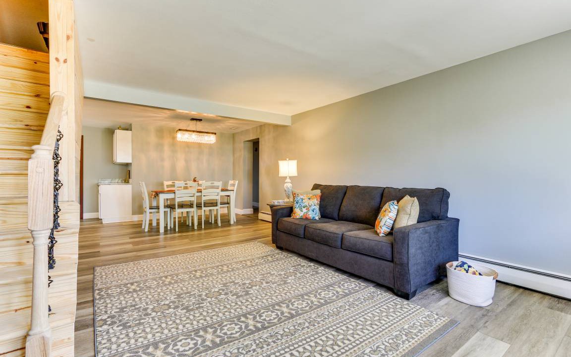 Photo of Livingroom in Lakeview
