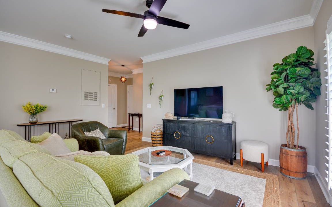 Photo of Livingroom in Old Irving Park
