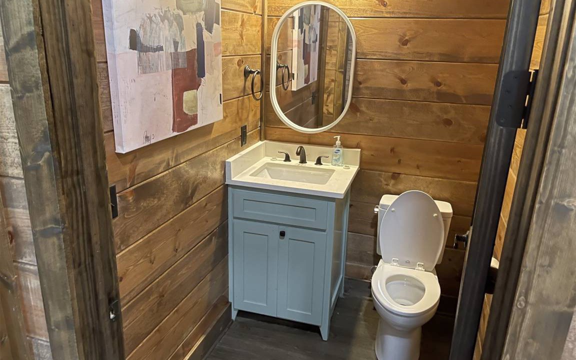 Photo of Bathroom in Hochatown