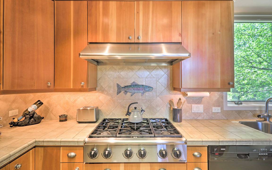 Photo of Kitchen in West Glacier