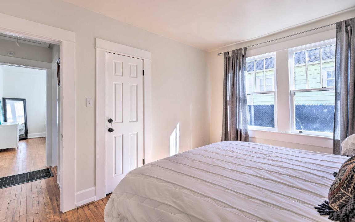 Photo of Bedroom in Crestline Heights