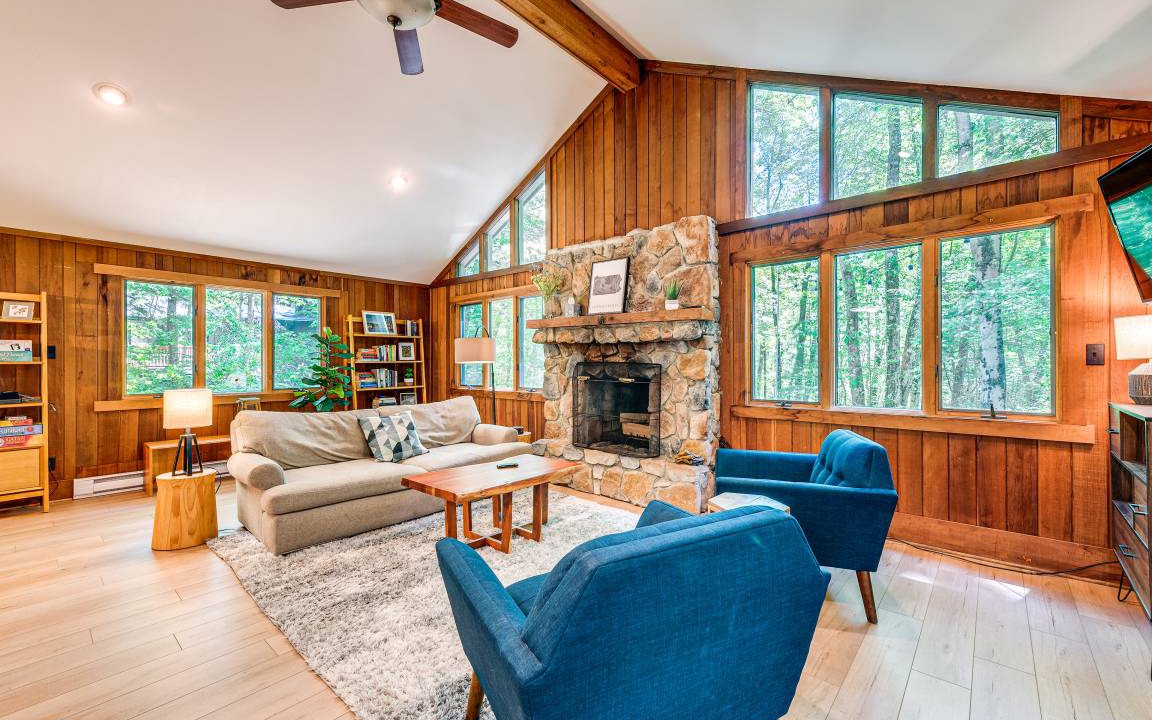 Photo of Livingroom in Pocono Pines