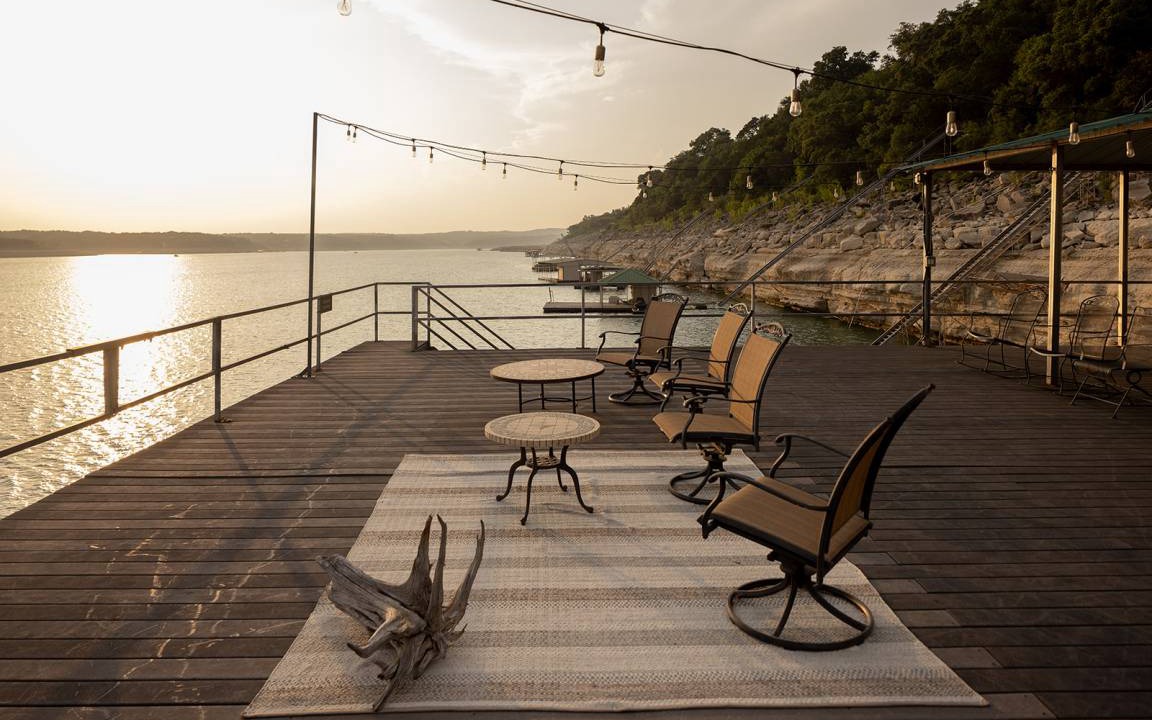Photo of Patio Balcony in Eck Lane on the Lake
