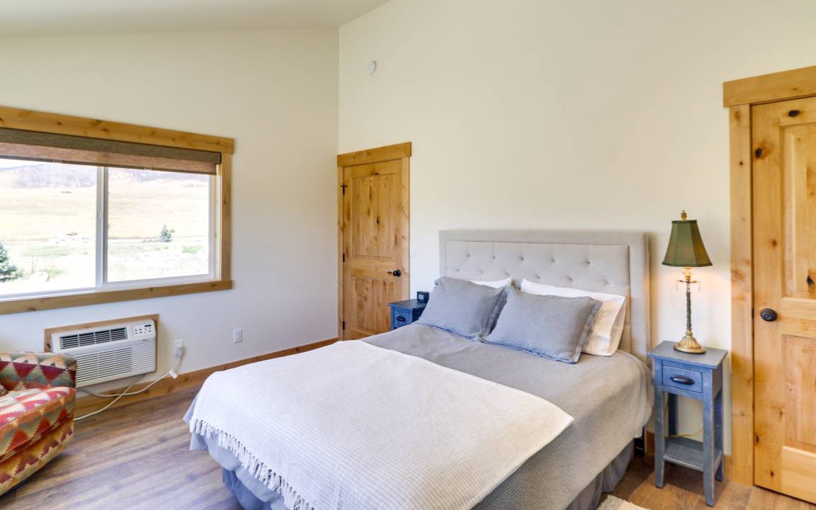 Photo of Bedroom in Northwest Montana - Glacier National Park