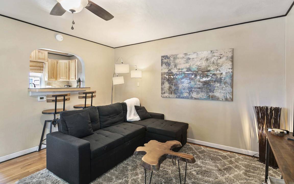 Photo of Livingroom in University District