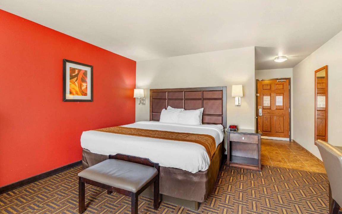 Photo of Bedroom in Minot