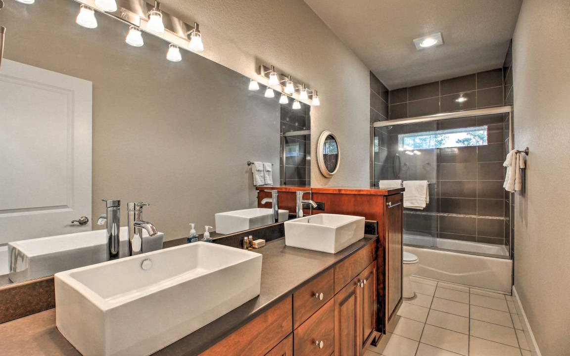 Photo of Bathroom in Southern Crossing