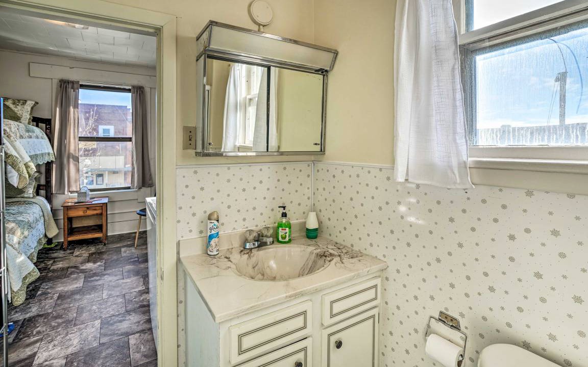 Photo of Bathroom in Hettinger