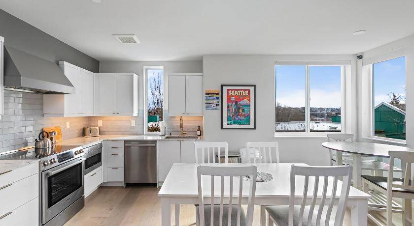 Photo of Kitchen in East Queen Anne